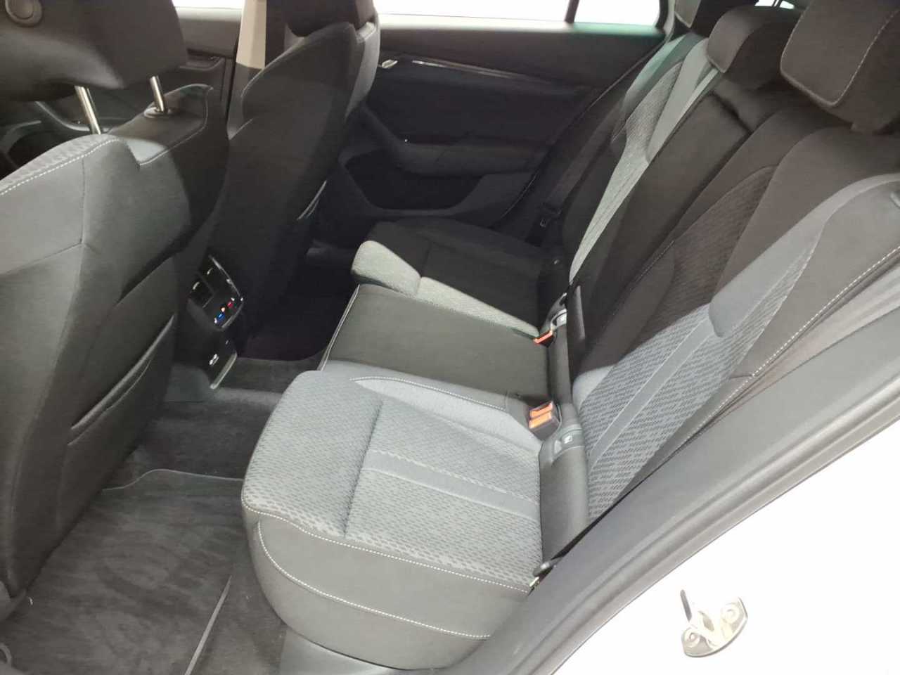 Skoda Octavia Combi 2.0 TDI DSG Clever 13