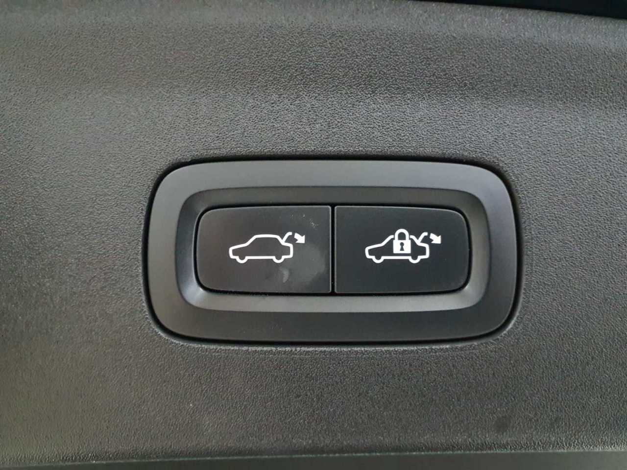 Polestar 2 Single Motor 82kWh Plus 18