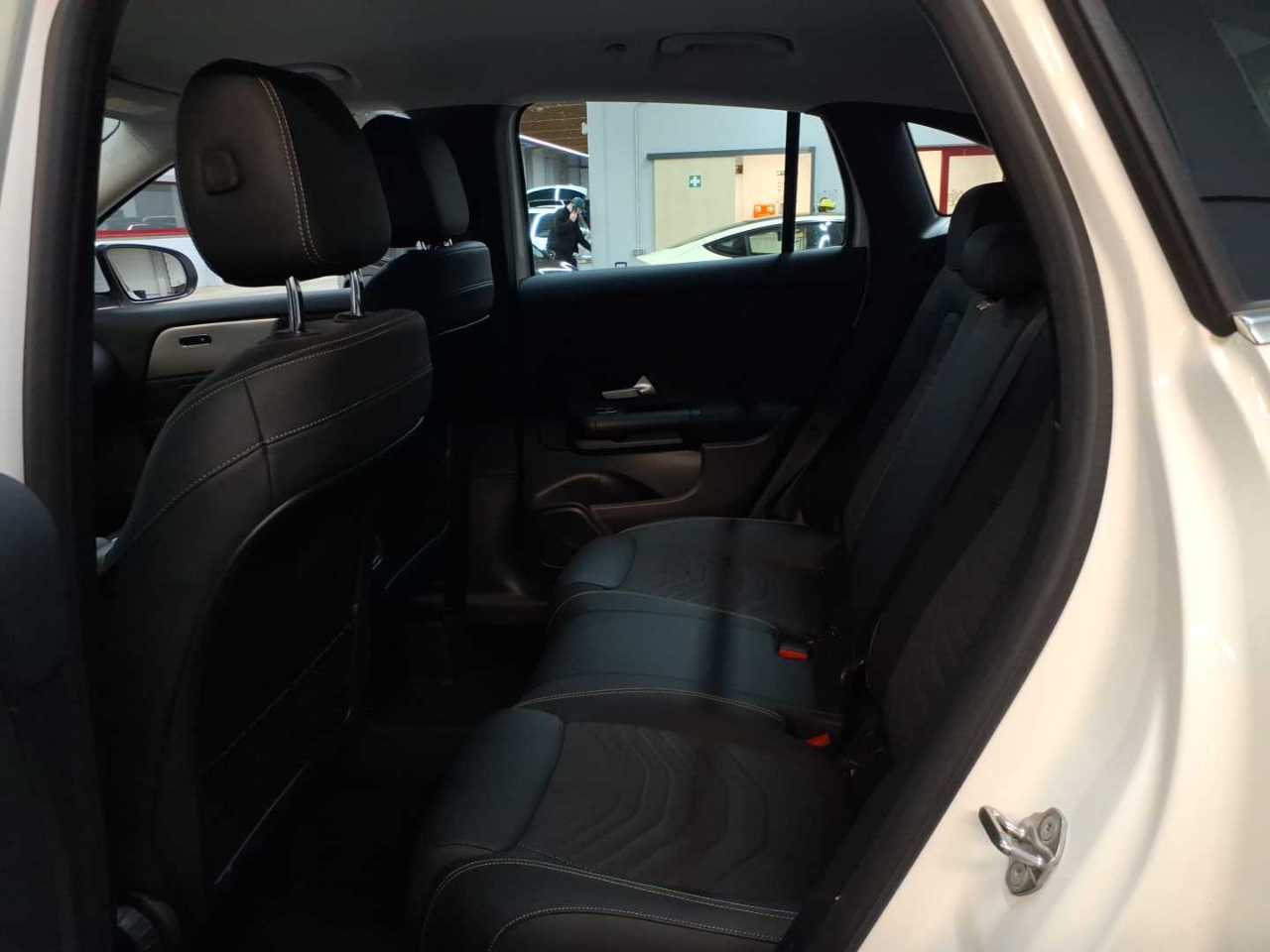 Mercedes-Benz GLA 200 d 8G-DCT Style 13