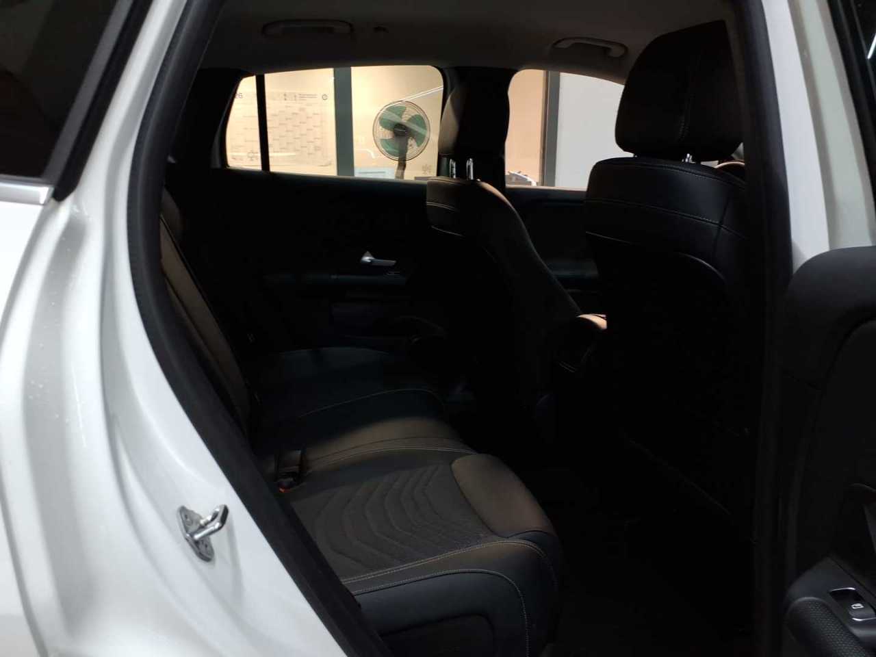 Mercedes-Benz GLA 200 d 8G-DCT Style 14