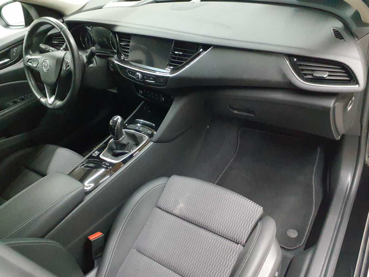 Opel Insignia Grand Sport 2.0 Diesel Business Elegance 9