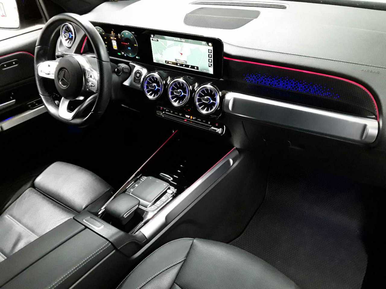 Mercedes-Benz EQB 300 4Matic AMG Line 9