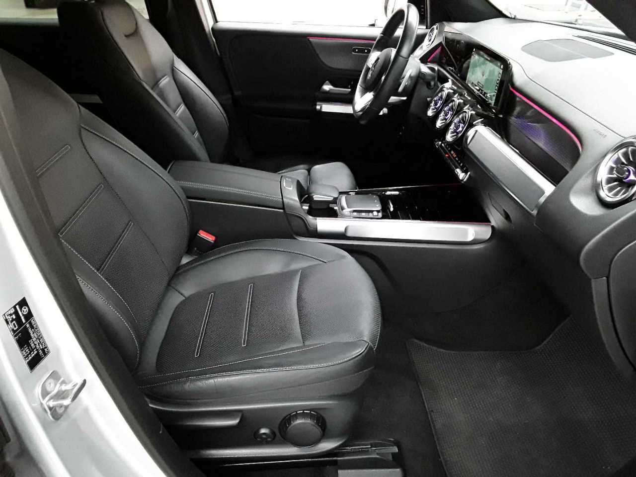 Mercedes-Benz EQB 300 4Matic AMG Line 8