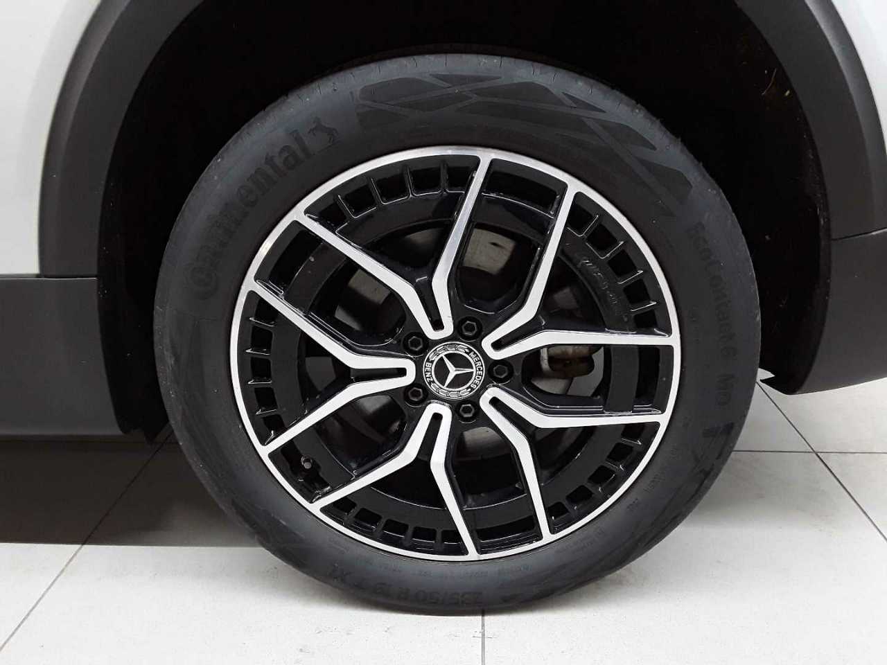 Mercedes-Benz EQB 300 4Matic AMG Line 18