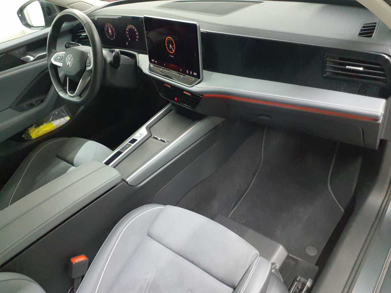 Volkswagen Passat Variant 1.5 e-TSI OPF DSG Business 9