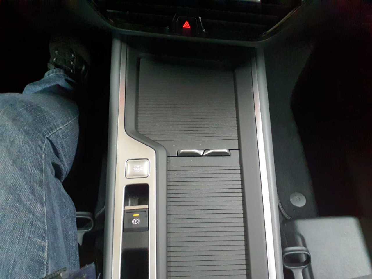 Volkswagen Passat Variant 1.5 e-TSI OPF DSG Business 10