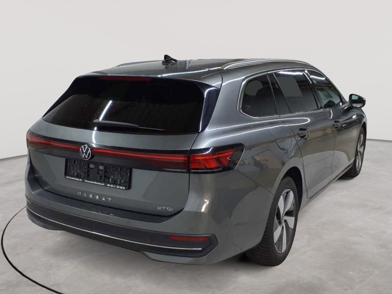 Volkswagen Passat Variant 1.5 e-TSI OPF DSG Business 4