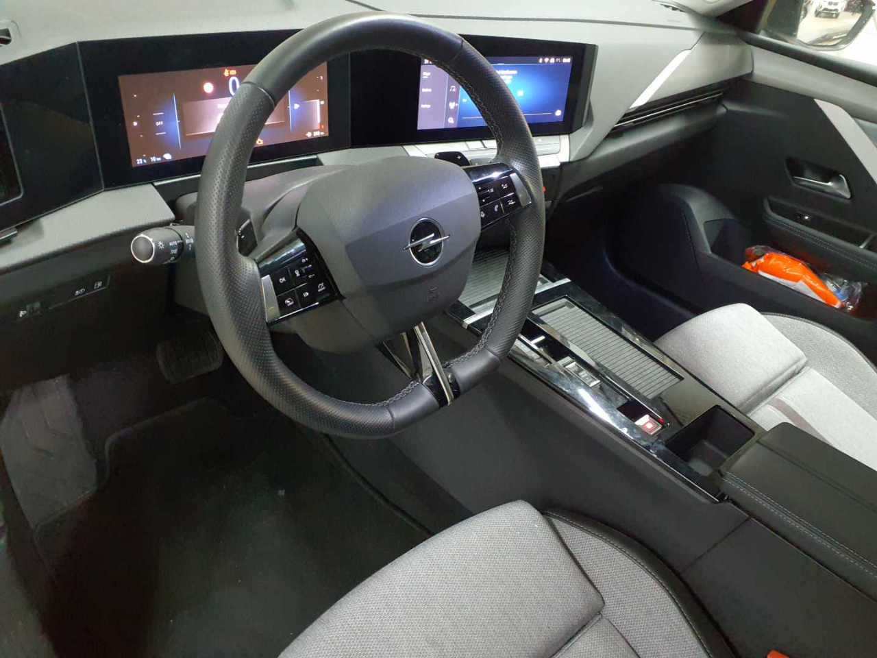 Opel Astra Plug-In-Hybrid Elegance 9