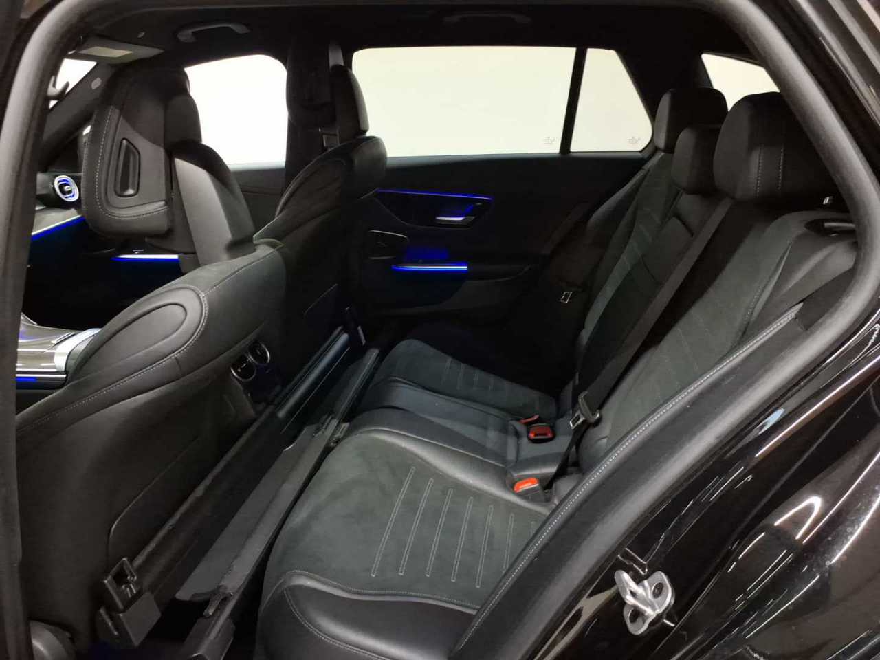 Mercedes-Benz C 180 T 9G-TRONIC AMG Line 13