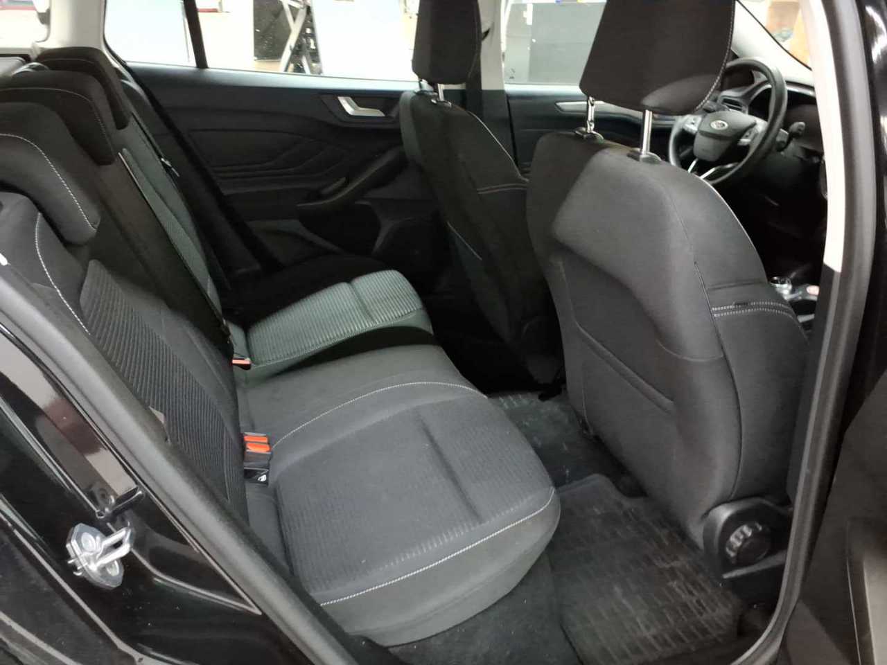 Ford Focus Turnier 1.5 EcoBlue Start-Stopp-System Aut. TITANIUM 14