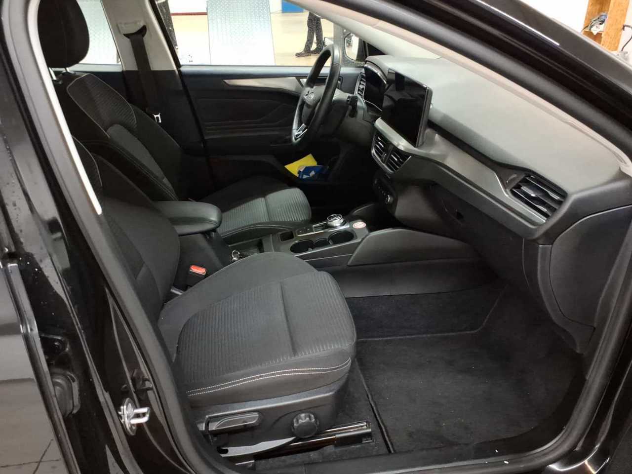 Ford Focus Turnier 1.5 EcoBlue Start-Stopp-System Aut. TITANIUM 8