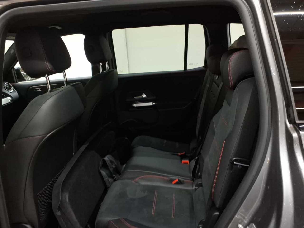 Mercedes-Benz GLB 200 d 8G-DCT AMG Line 13