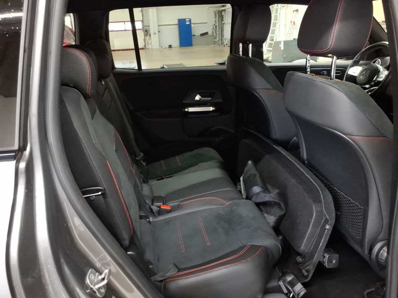 Mercedes-Benz GLB 200 d 8G-DCT AMG Line 14