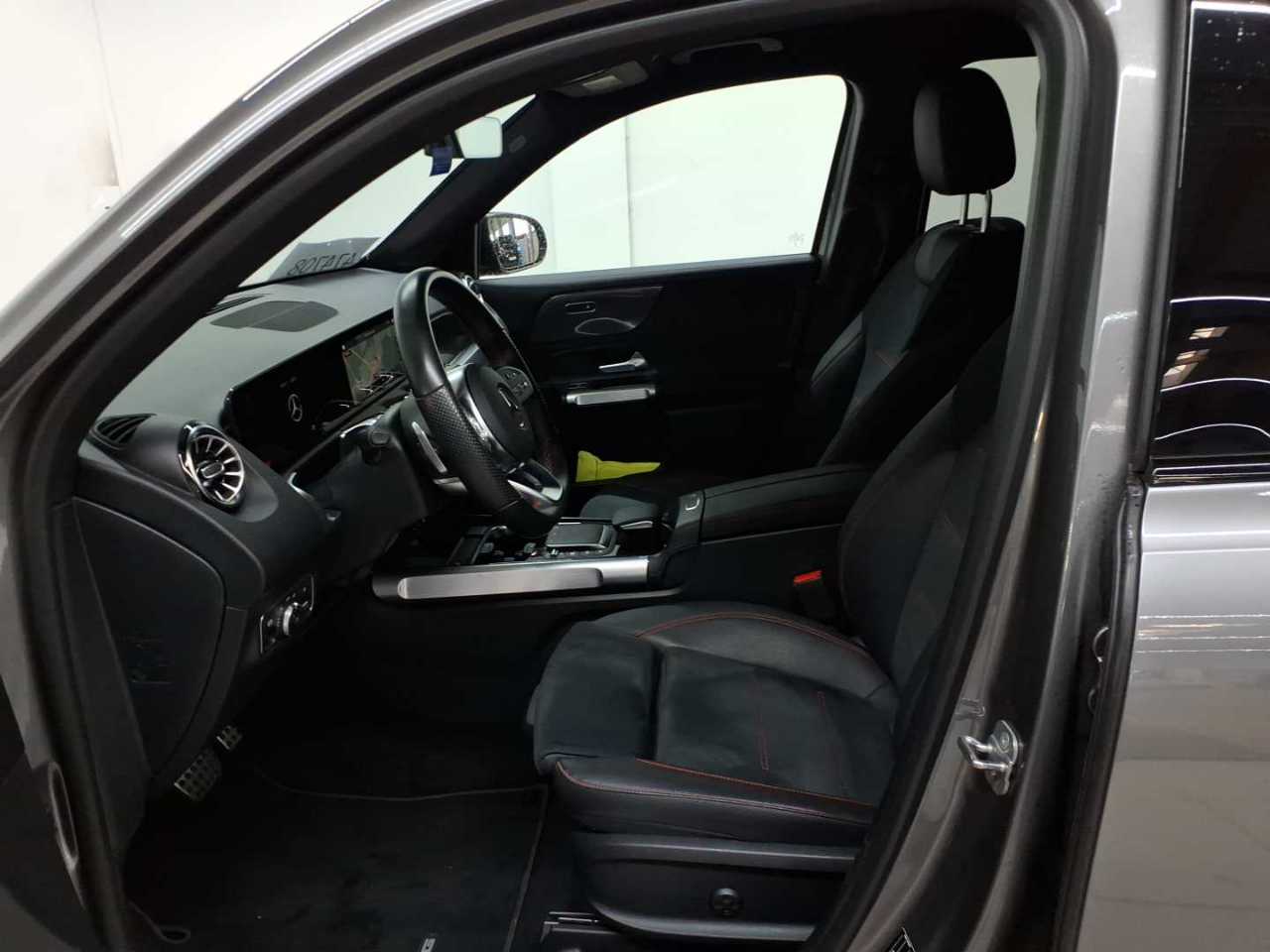 Mercedes-Benz GLB 200 d 8G-DCT AMG Line 7