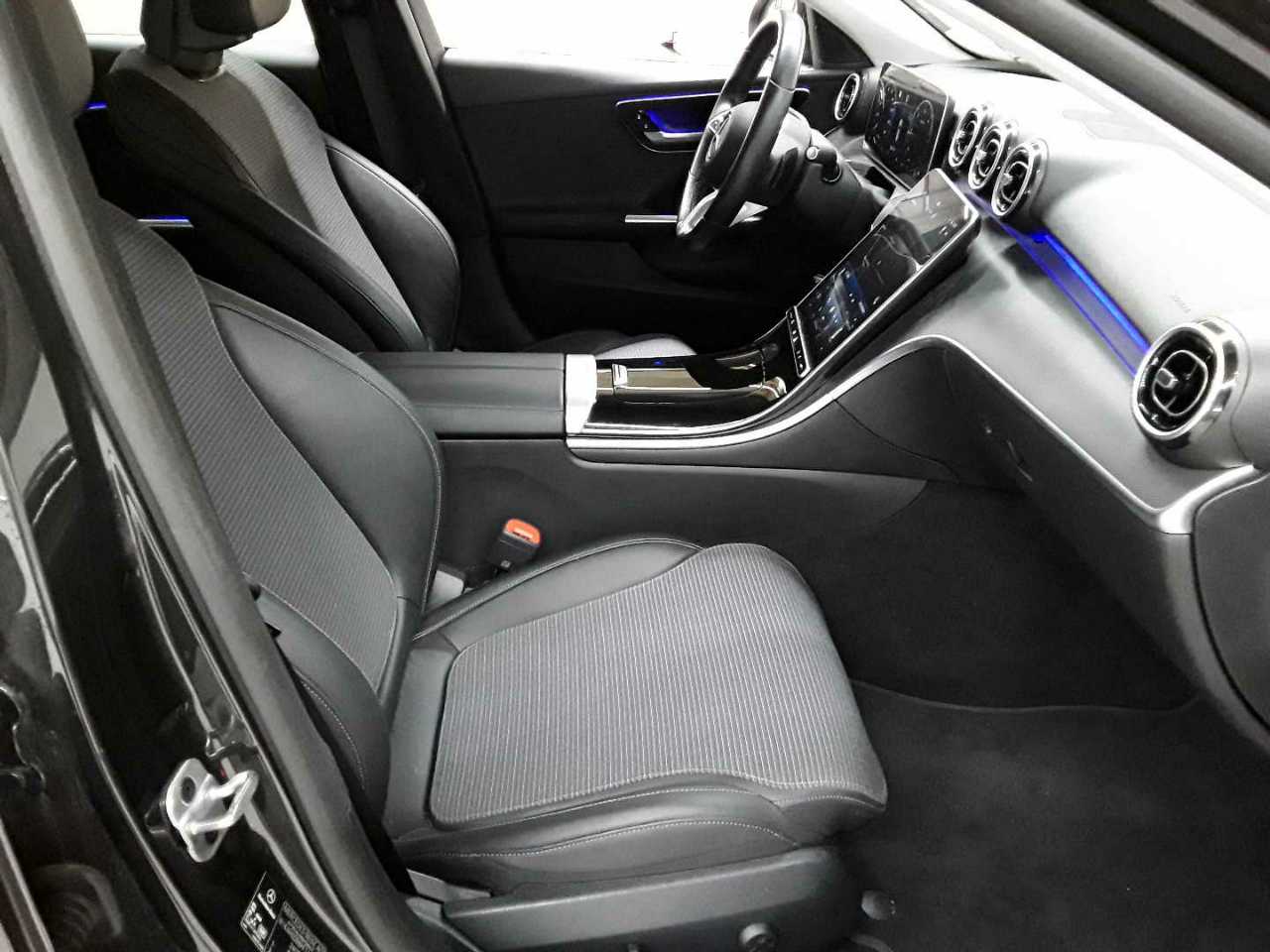 Mercedes-Benz C 200 d T 9G-TRONIC Avantgarde 8