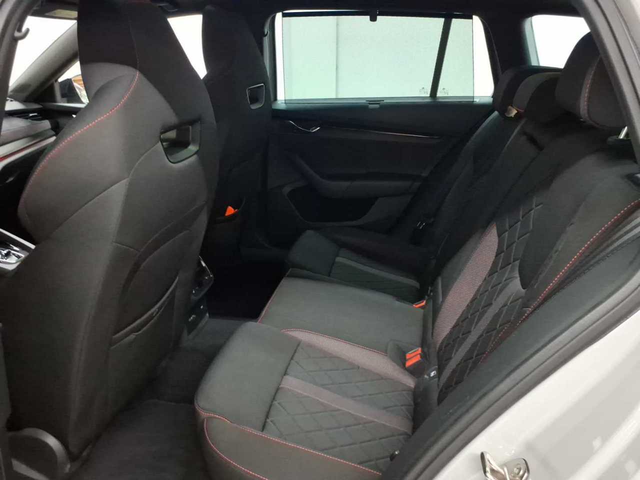 Skoda Octavia Combi 1.4 TSI iV DSG RS 13