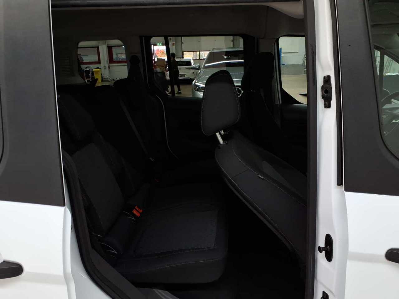 Ford Tourneo Connect 1.0 EcoBoost Start-Stop Trend 14