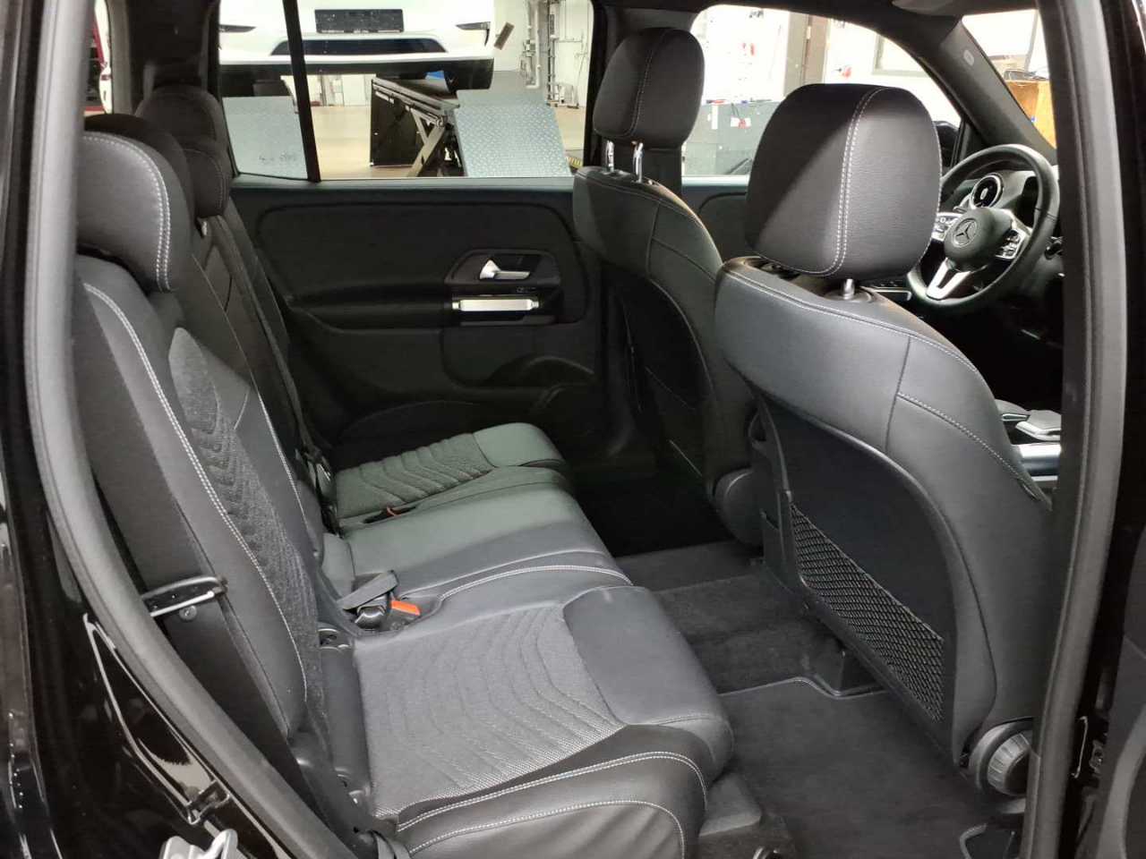 Mercedes-Benz GLB 200 d 4Matic 8G-DCT Progressive 14