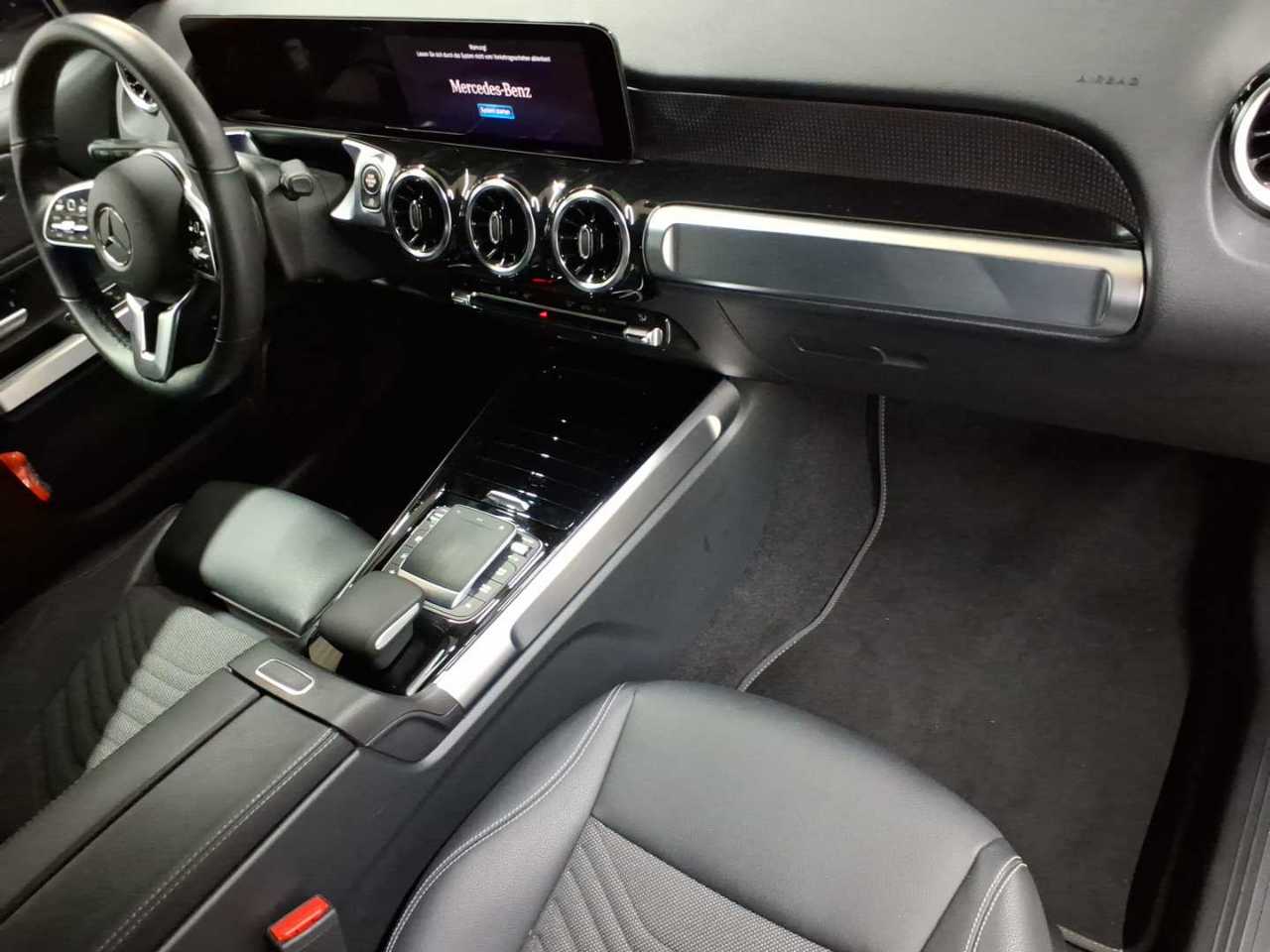 Mercedes-Benz GLB 200 d 4Matic 8G-DCT Progressive 9