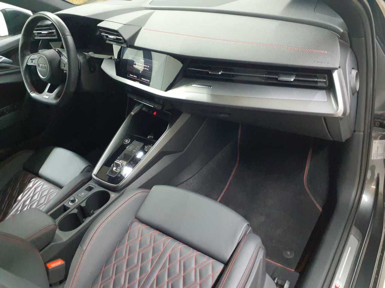 Audi A3 40 TFSI Sportback quattro S tronic S line 9