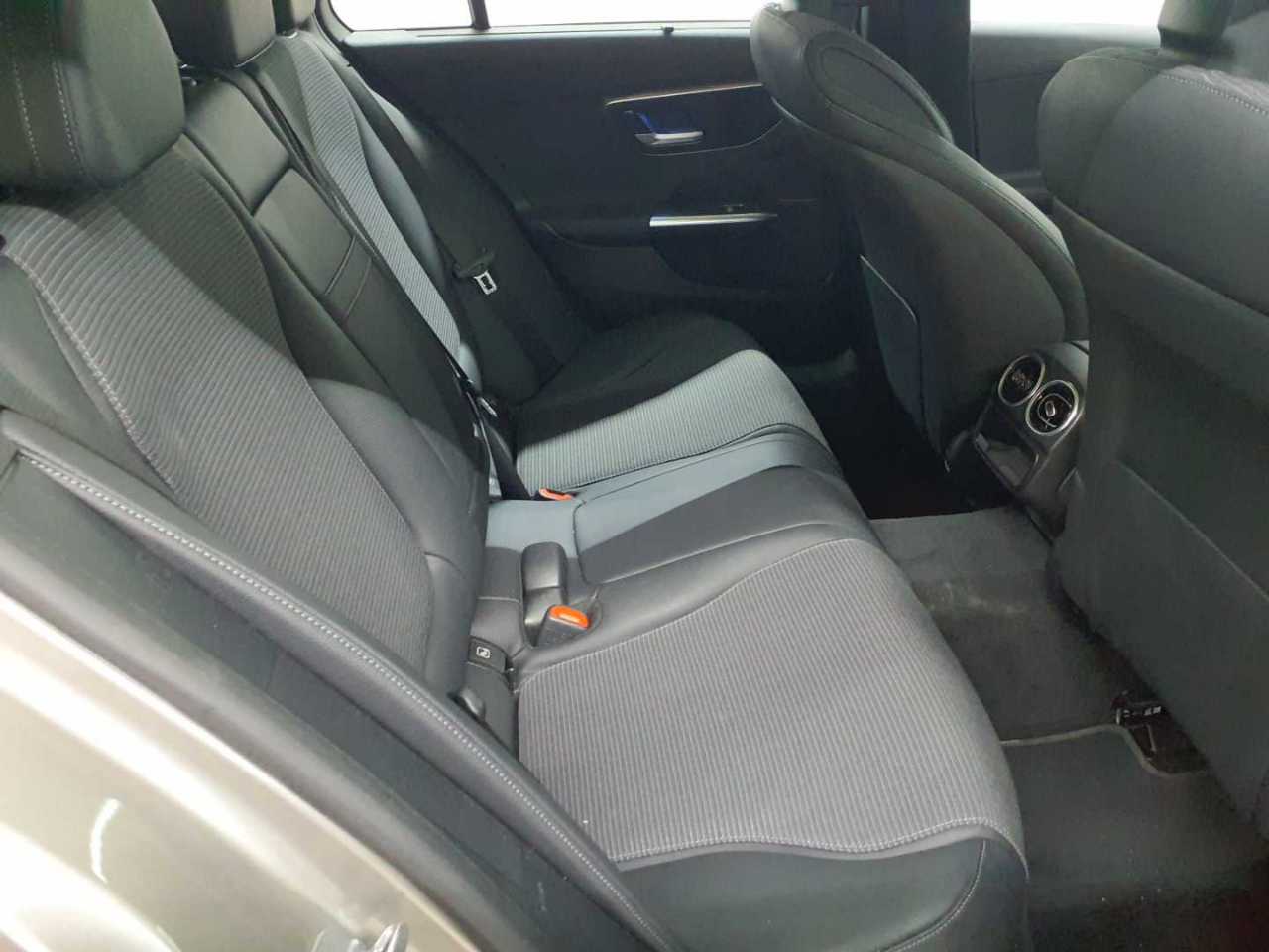 Mercedes-Benz C 300 e T 9G-TRONIC Avantgarde 14