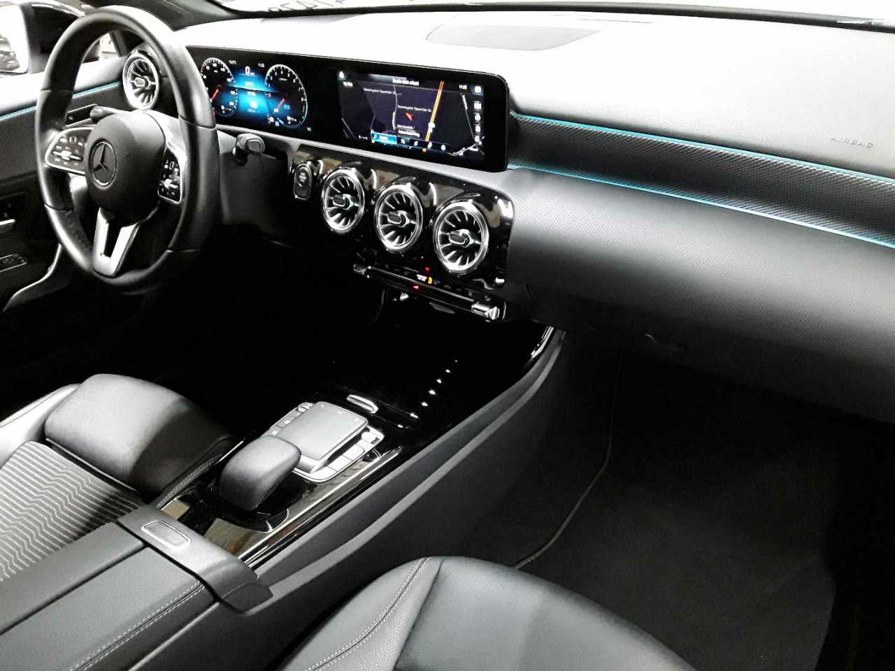 Mercedes-Benz A 250 e 8G-DCT Progressive 9