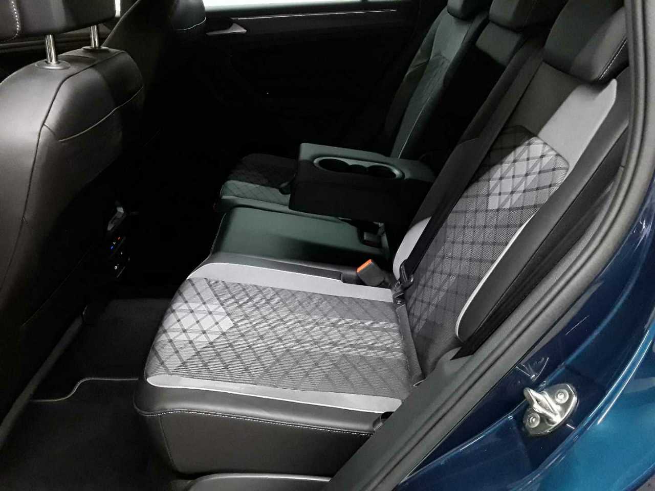 Volkswagen Tiguan 1.4 eHybrid OPF DSG R-Line 13