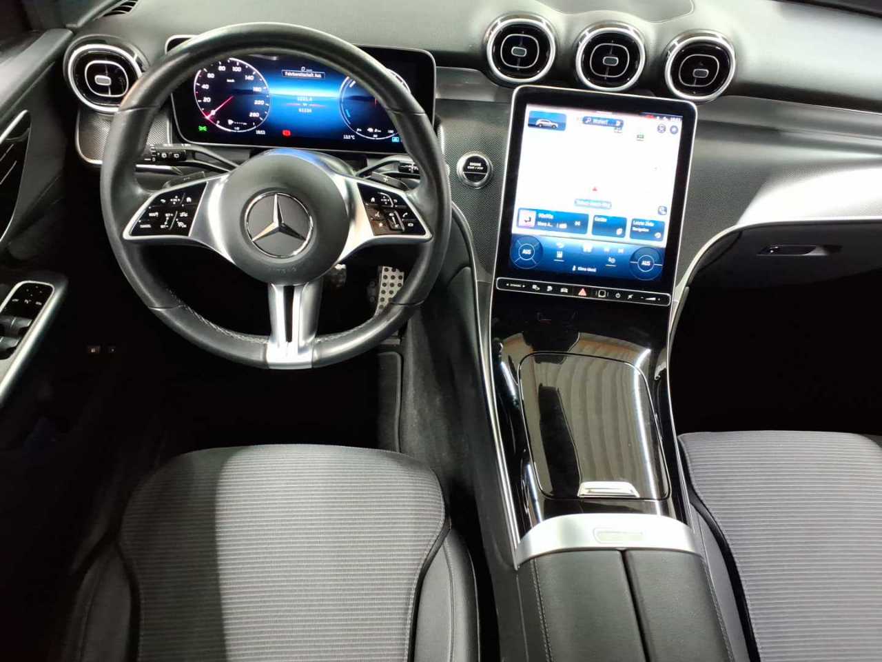 Mercedes-Benz GLC 300 e 4Matic 9G-TRONIC Avantgarde Advanced 10