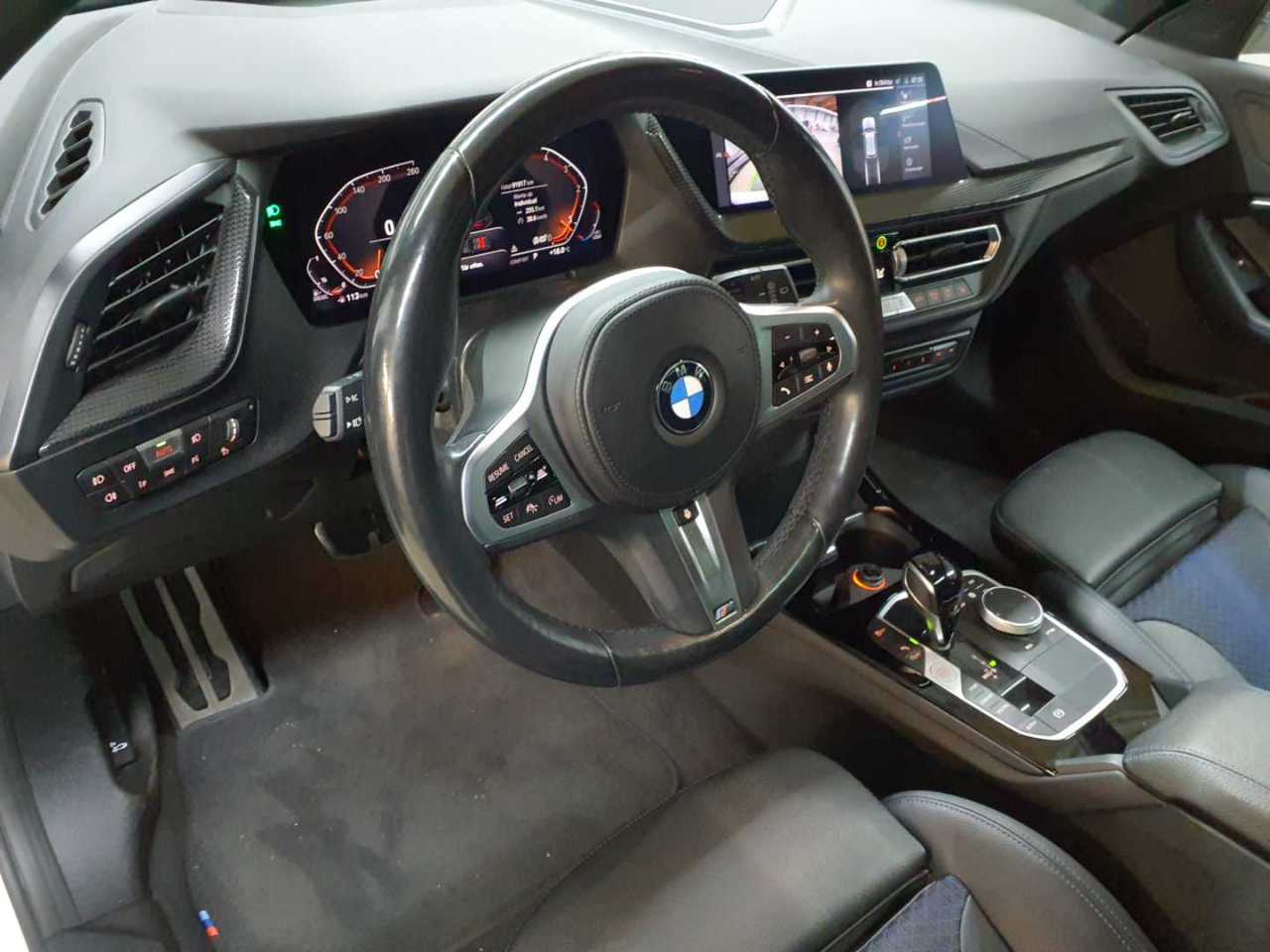 BMW 118d Aut. M Sport 8