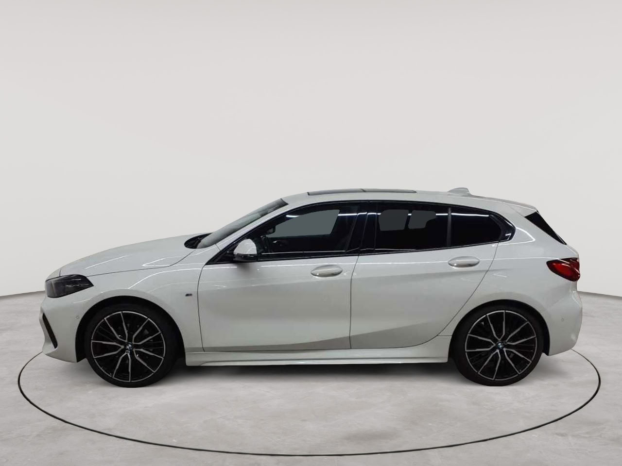 BMW 118d Aut. M Sport 5
