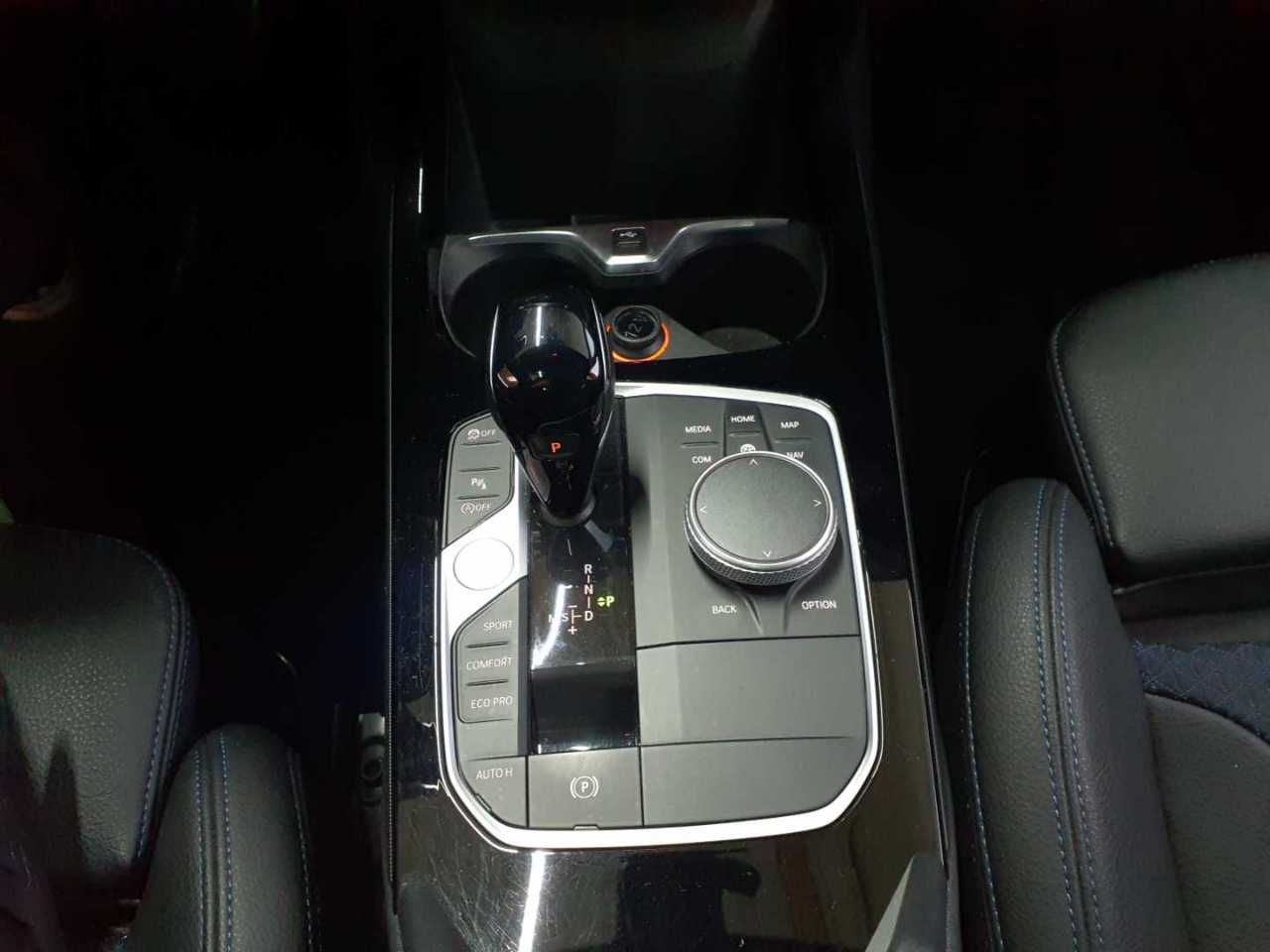BMW 118d Aut. M Sport 9
