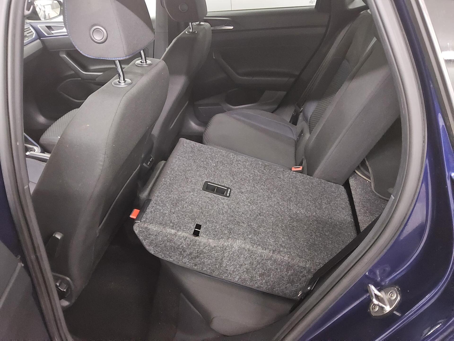 Volkswagen Polo 1.0 TSI United Navi Shz PDC AHK DAB+ 12