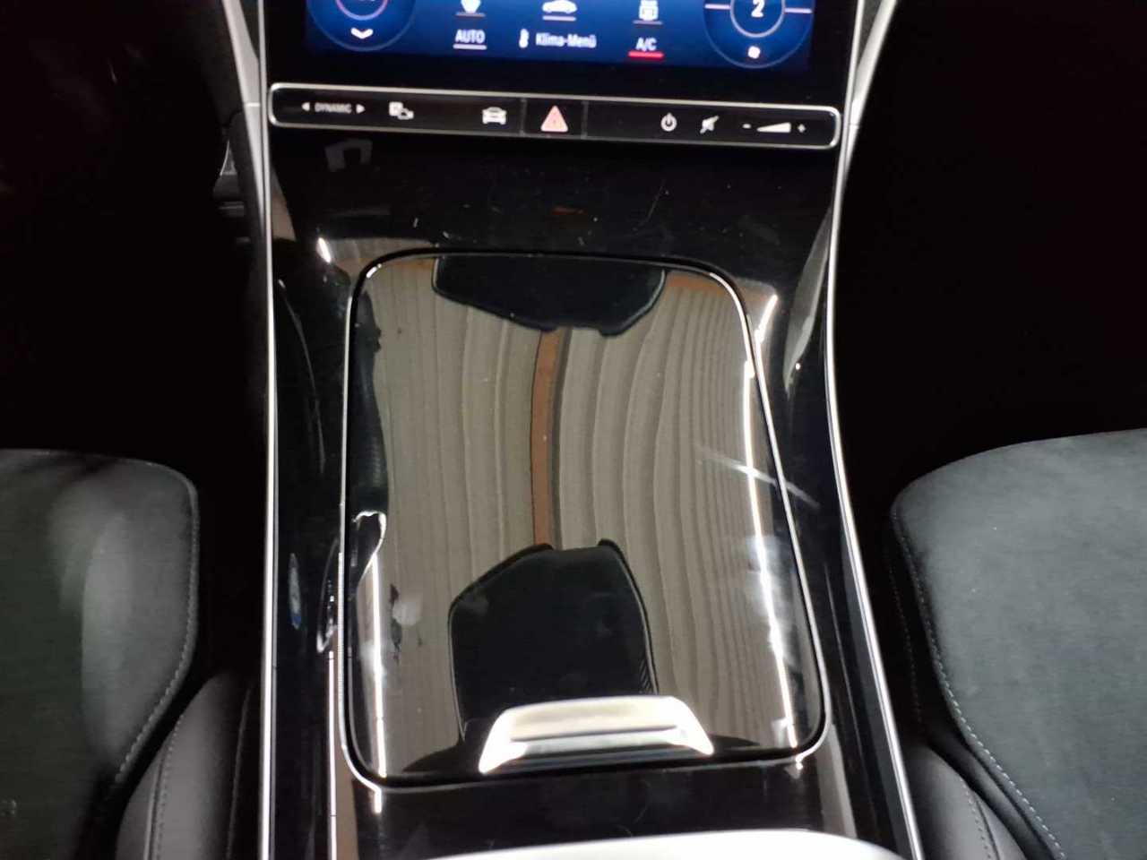 Mercedes-Benz C 220 d T 9G-TRONIC AMG Line 10