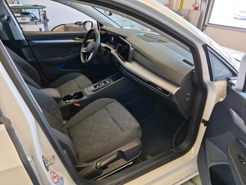 Volkswagen Golf 1.0 2023 7