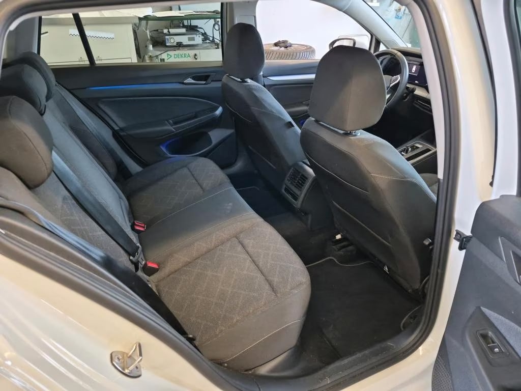 Volkswagen Golf 1.0 2023 8