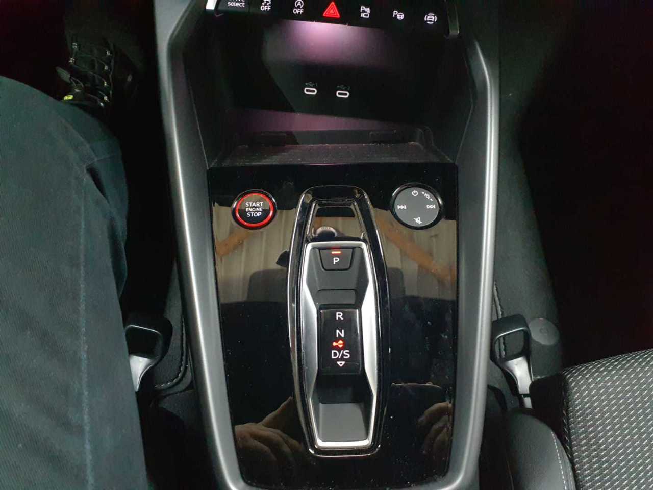 Audi S3 TFSI Sportback quattro S tronic 10