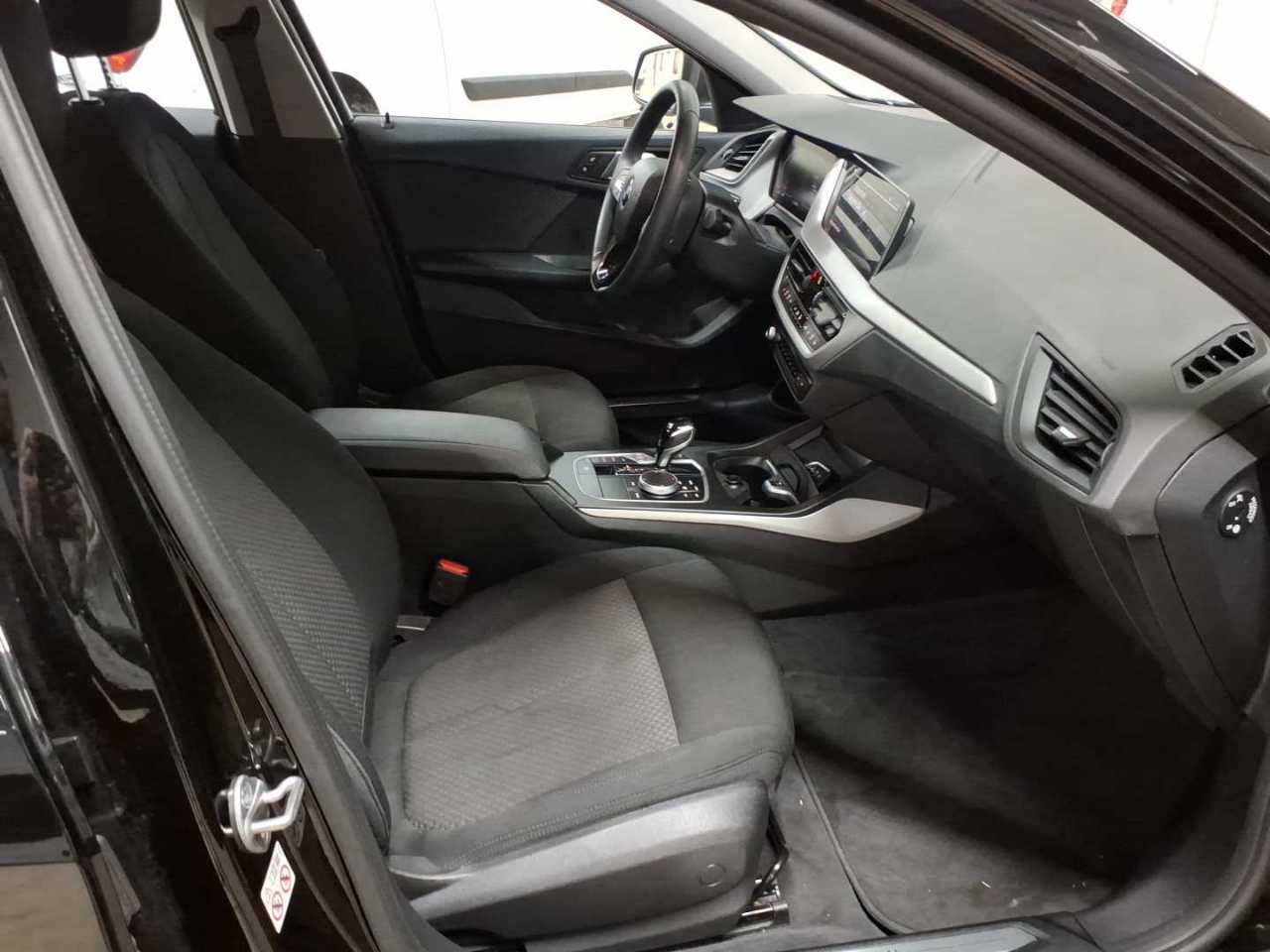 BMW 118i Aut. Advantage 8