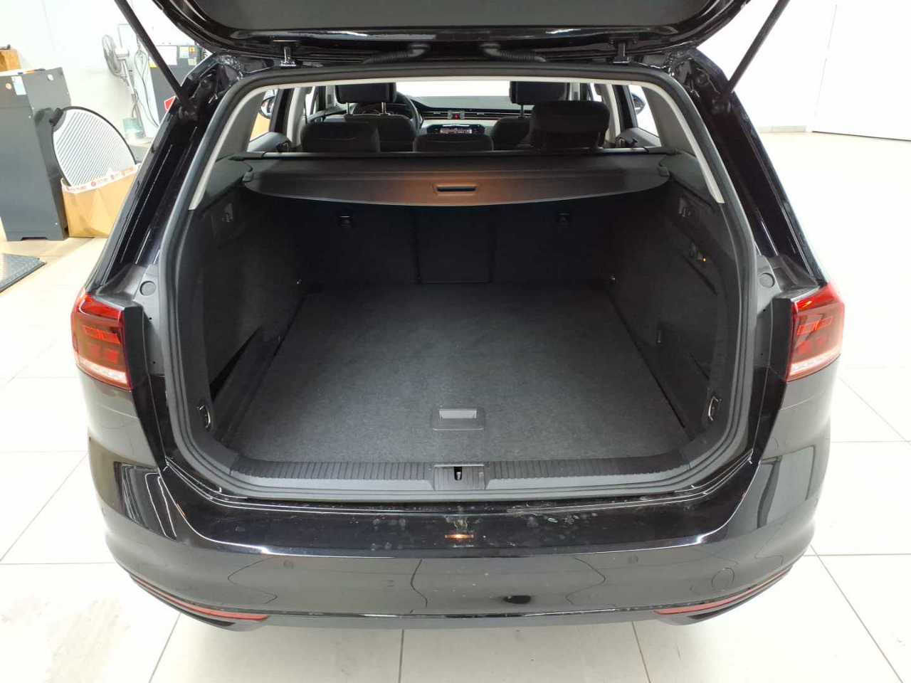 Volkswagen Passat Variant 2.0 TDI SCR DSG Business 15