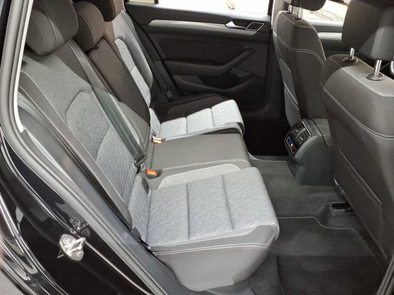 Volkswagen Passat Variant 2.0 TDI SCR DSG Business 14