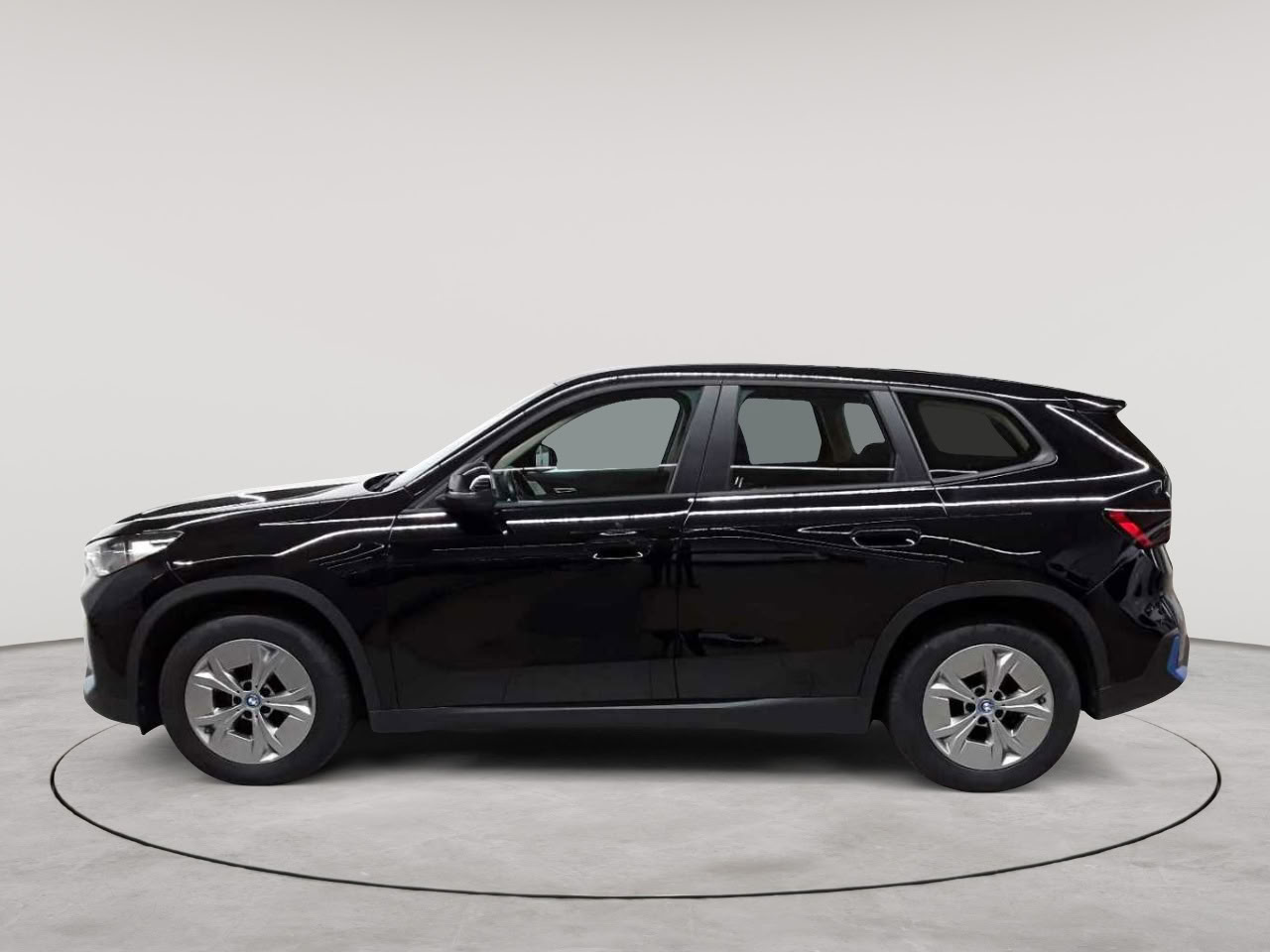 BMW iX1 xDrive30 6