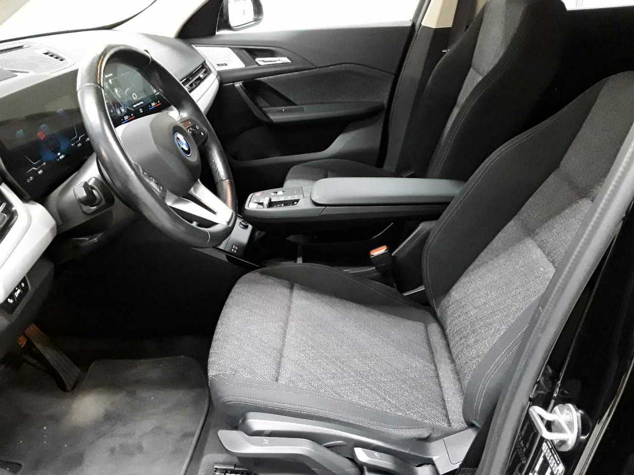 BMW iX1 xDrive30 7