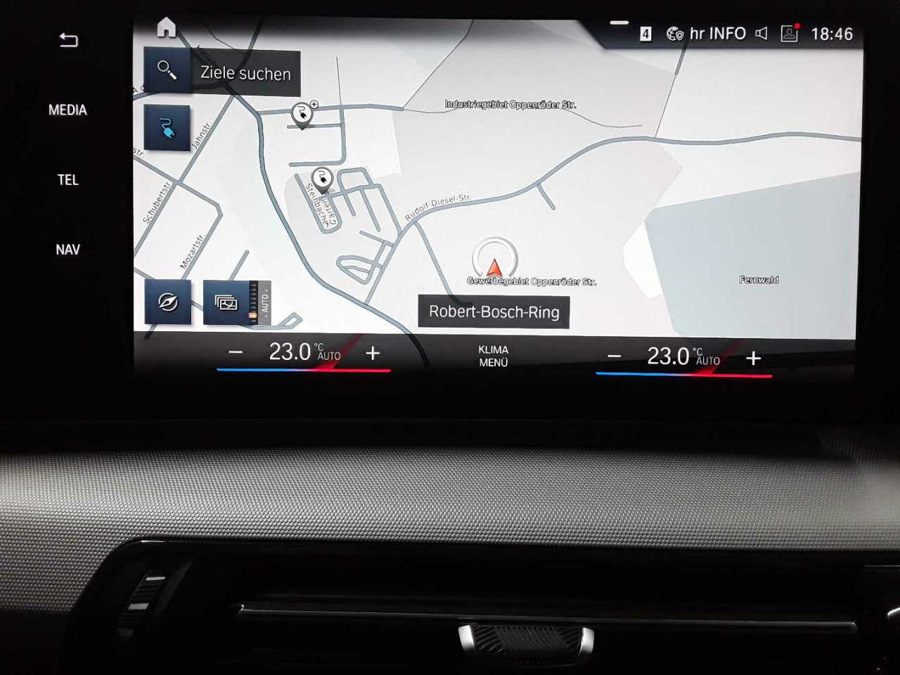 BMW iX1 xDrive30 12