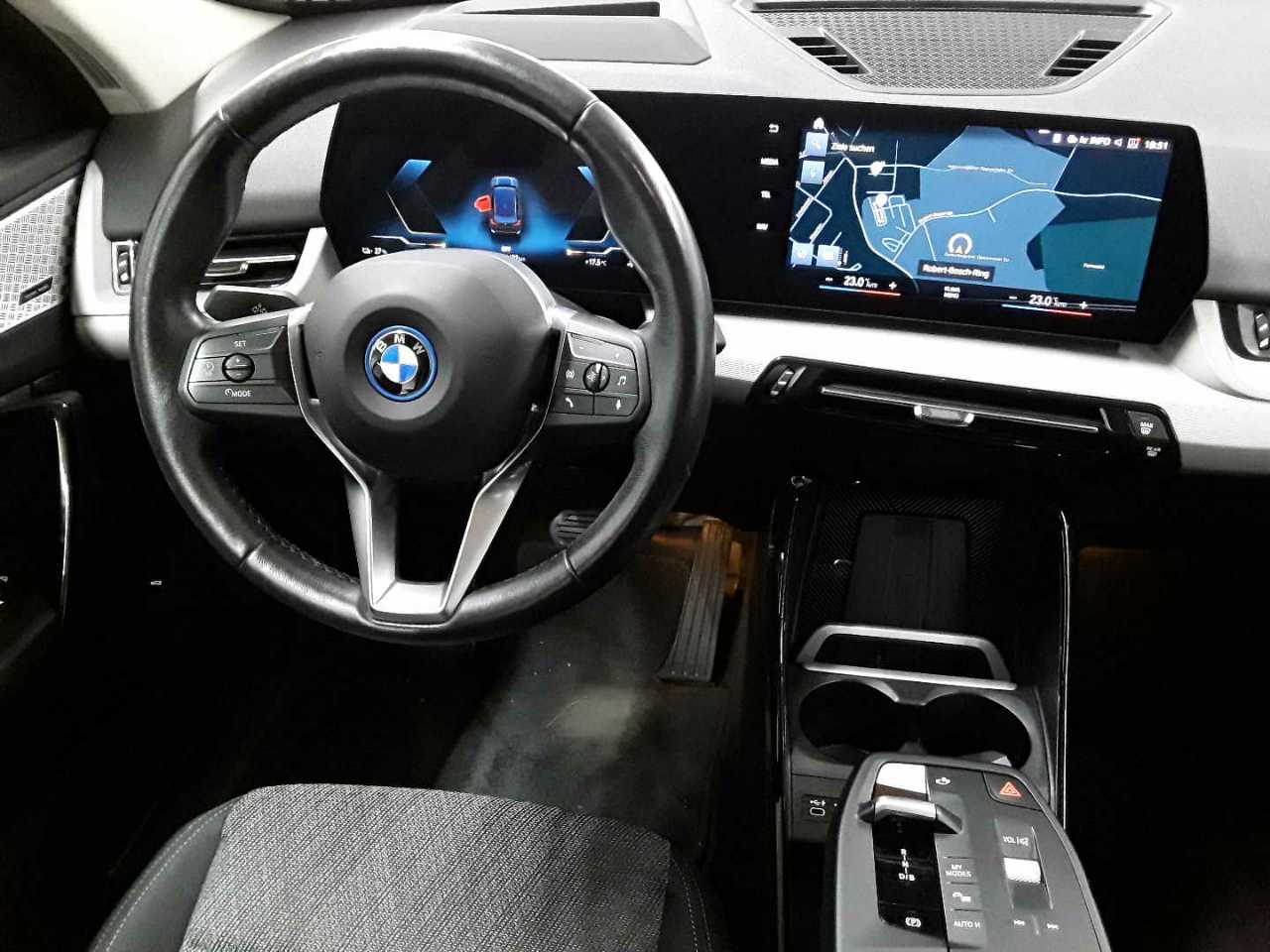 BMW iX1 xDrive30 10