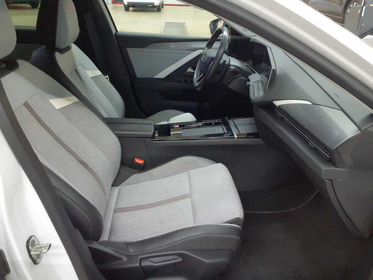 Opel Astra Sports Tourer 1.5 D Automatik Business Elegance 8