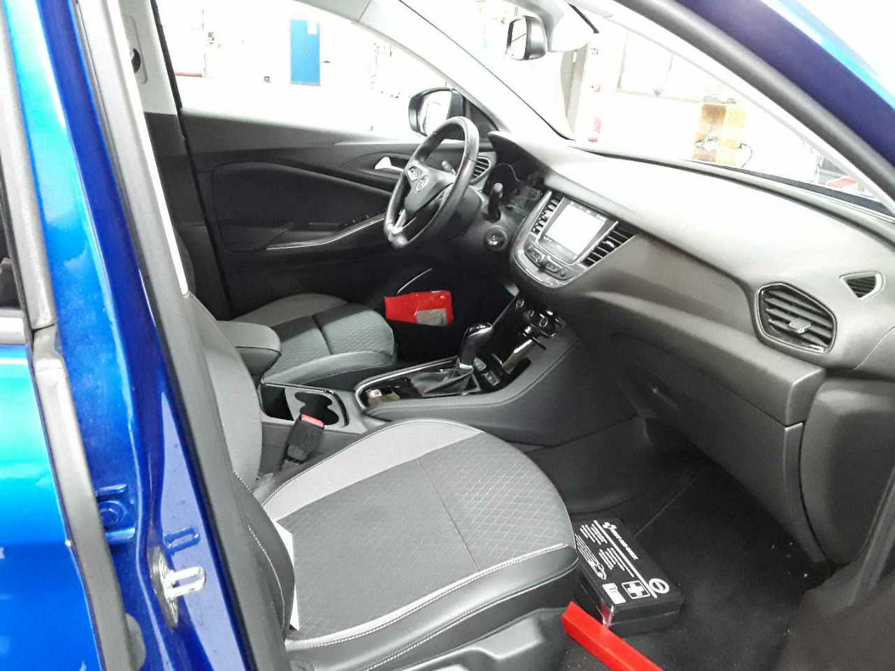 Opel Grandland X 1.5 D Start/Stop Automatik Business Edition 8