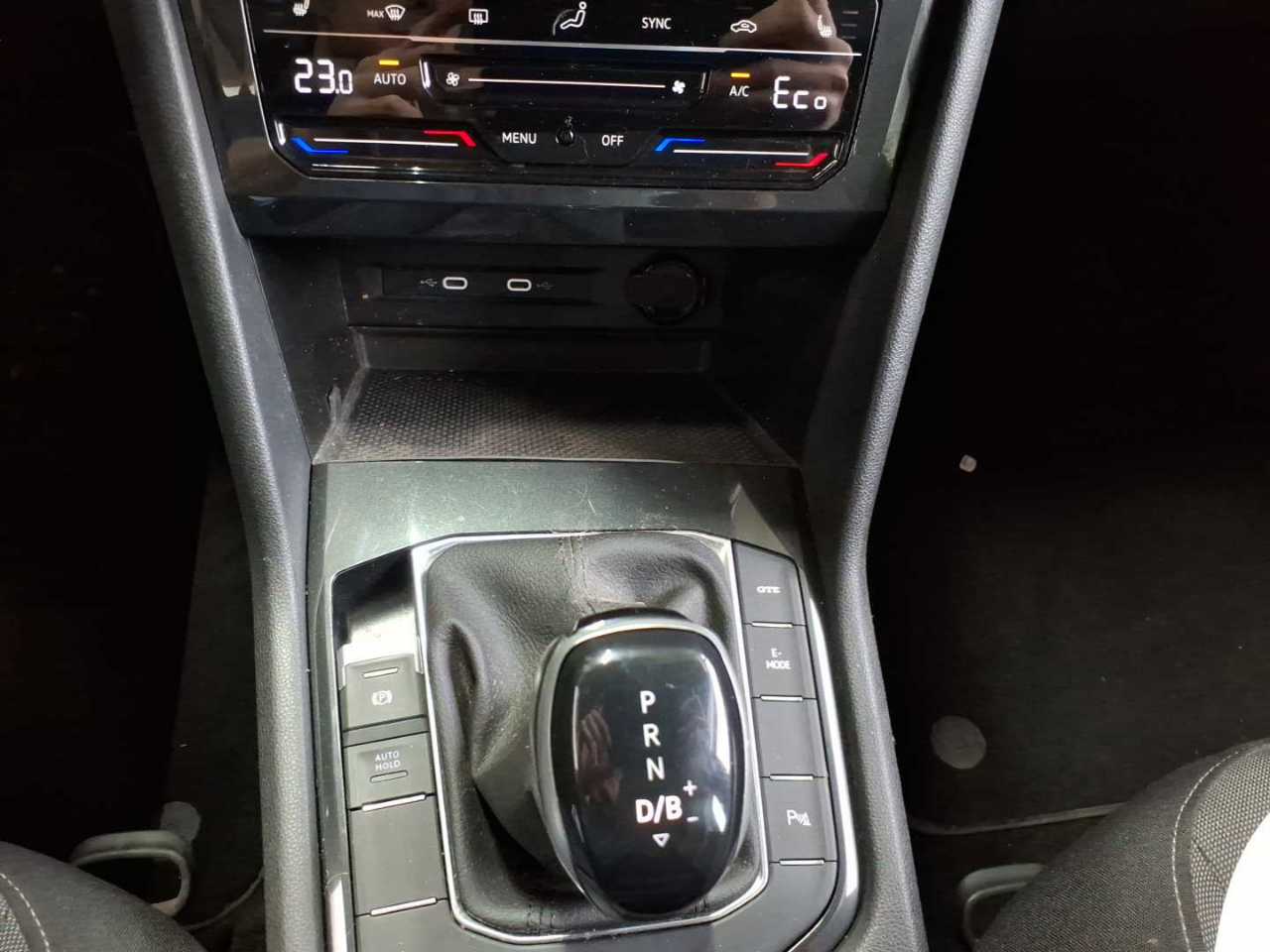 Volkswagen Tiguan 1.4 eHybrid OPF DSG Life 10
