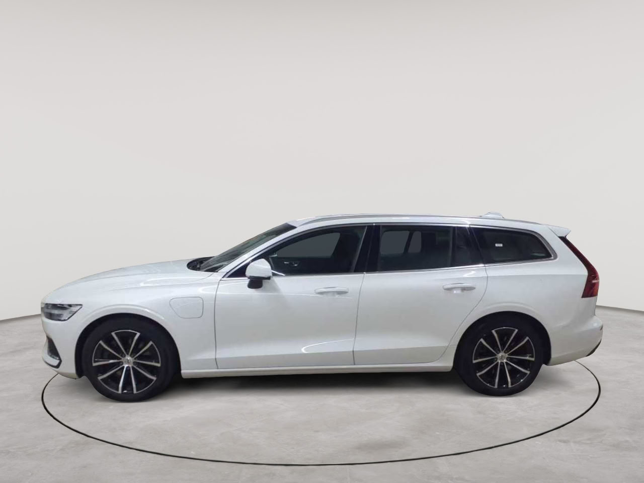 Volvo V60 T6 AWD Recharge Essential 6