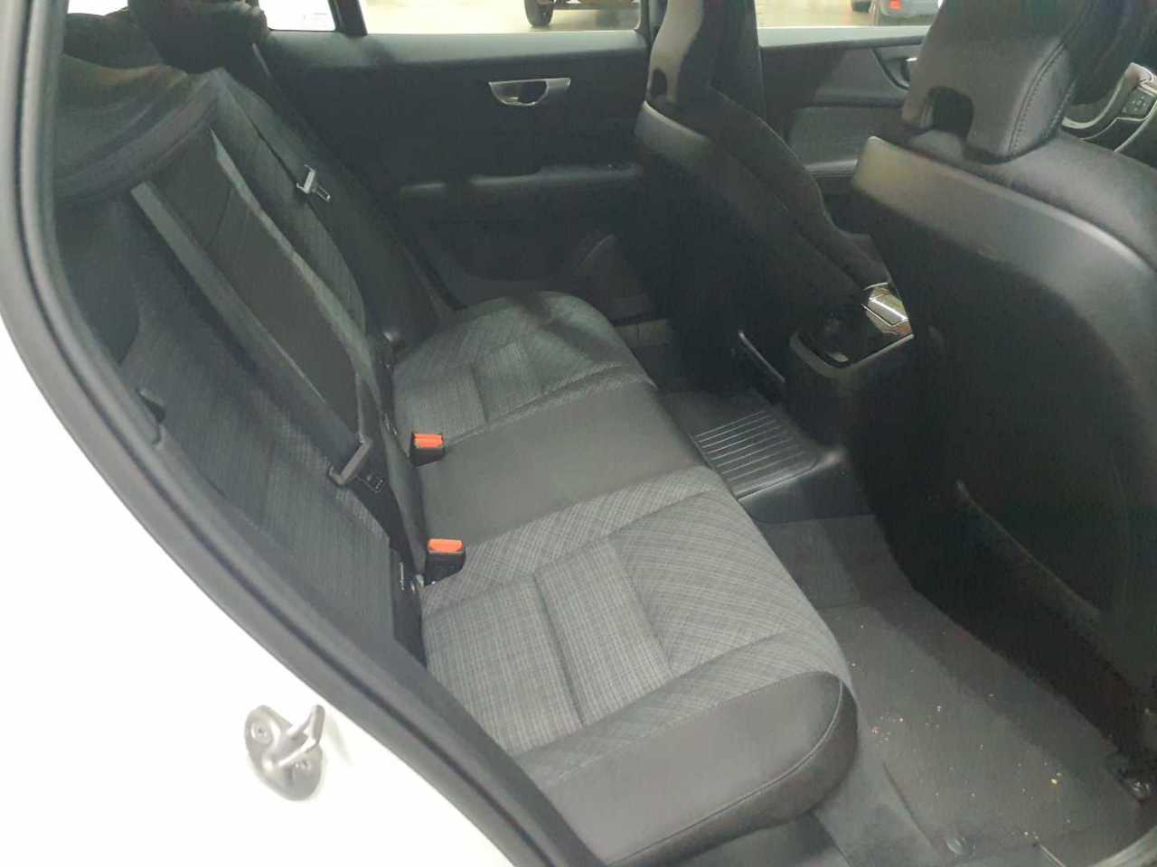 Volvo V60 T6 AWD Recharge Essential 14