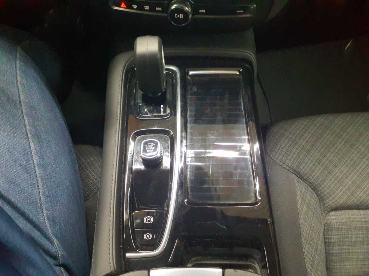 Volvo V60 T6 AWD Recharge Essential 10