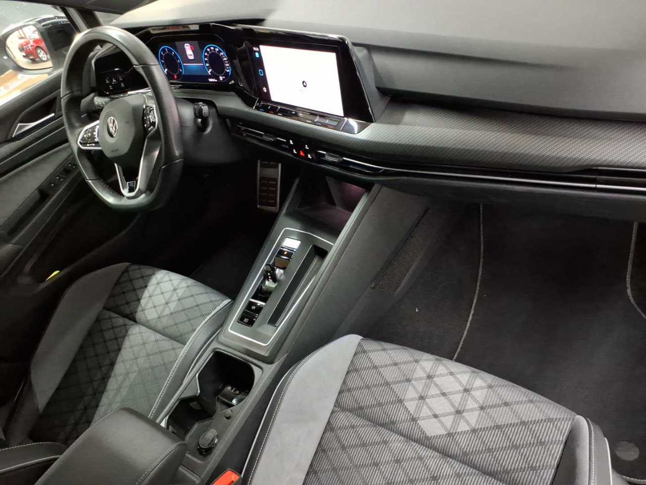 Volkswagen Golf 2.0 TDI SCR DSG R-Line 9